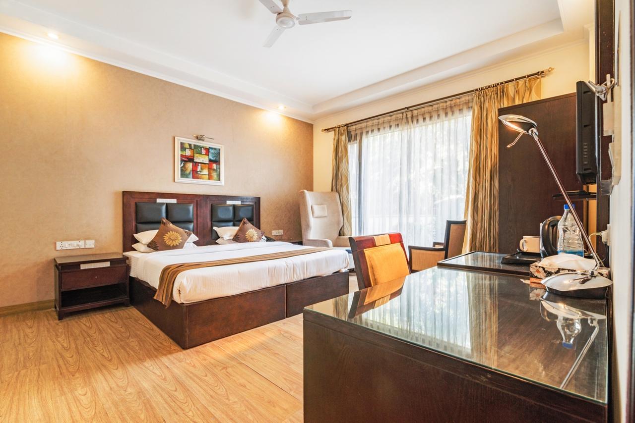 Royal Residence Mg Road Gurgaon Eksteriør billede