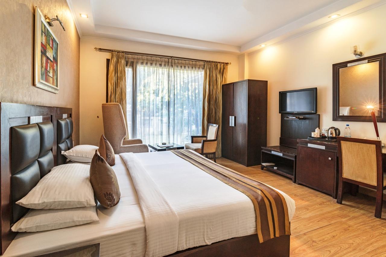 Royal Residence Mg Road Gurgaon Eksteriør billede