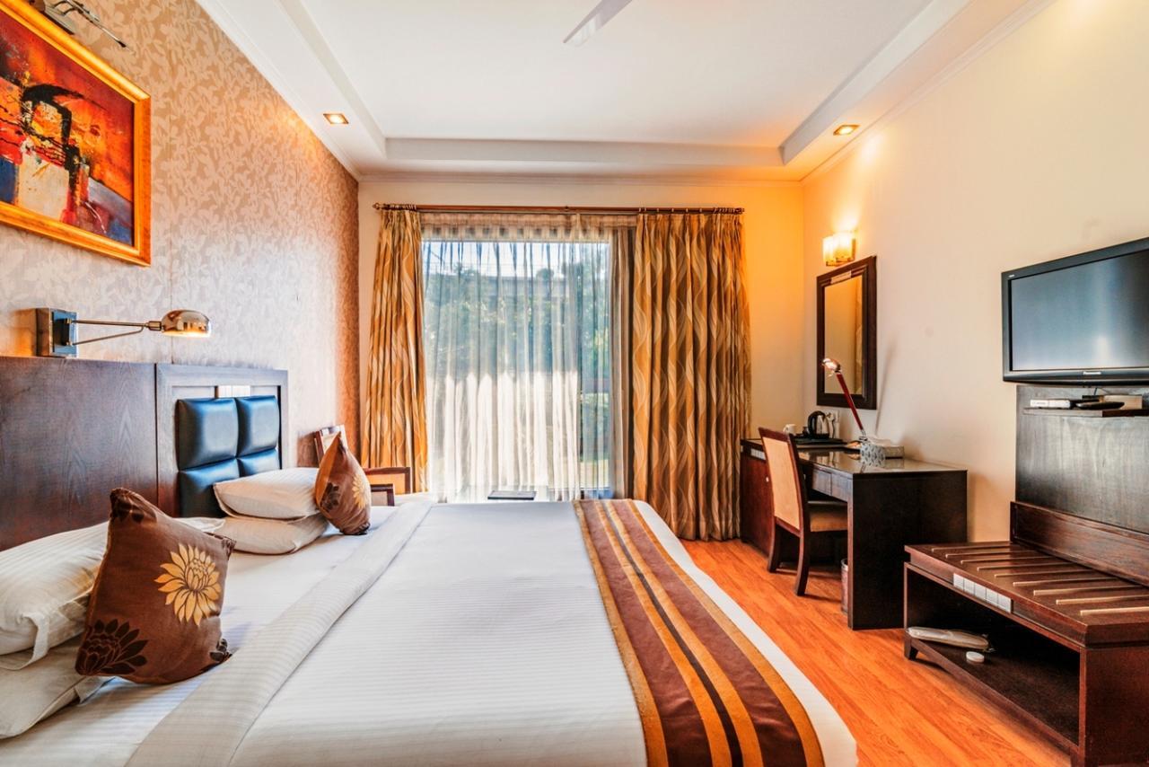 Royal Residence Mg Road Gurgaon Eksteriør billede