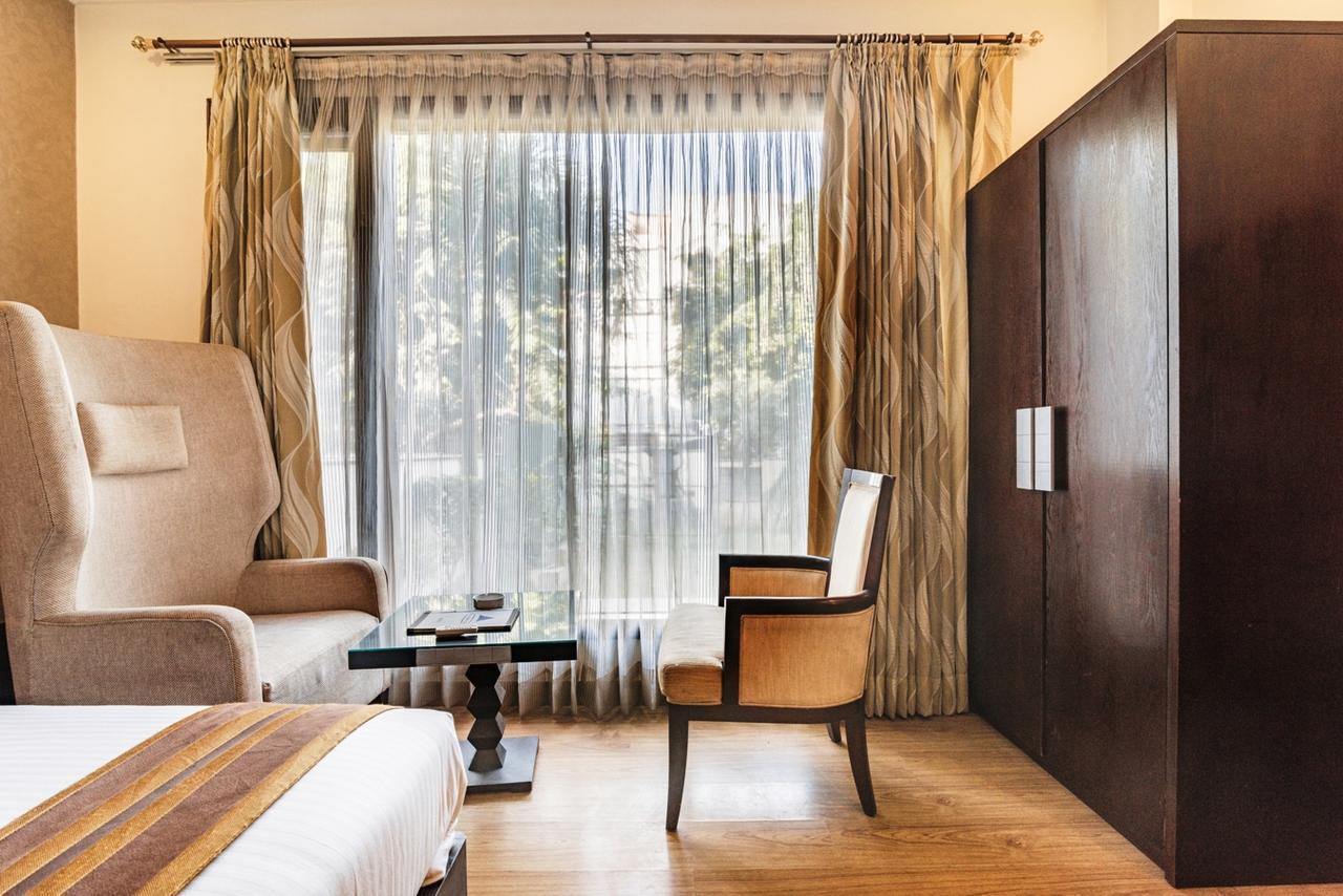 Royal Residence Mg Road Gurgaon Eksteriør billede
