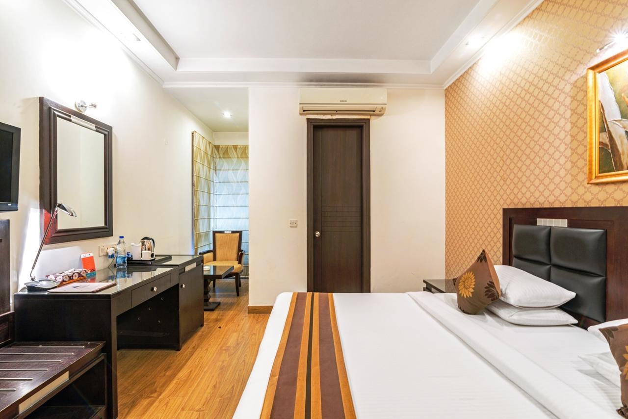 Royal Residence Mg Road Gurgaon Eksteriør billede