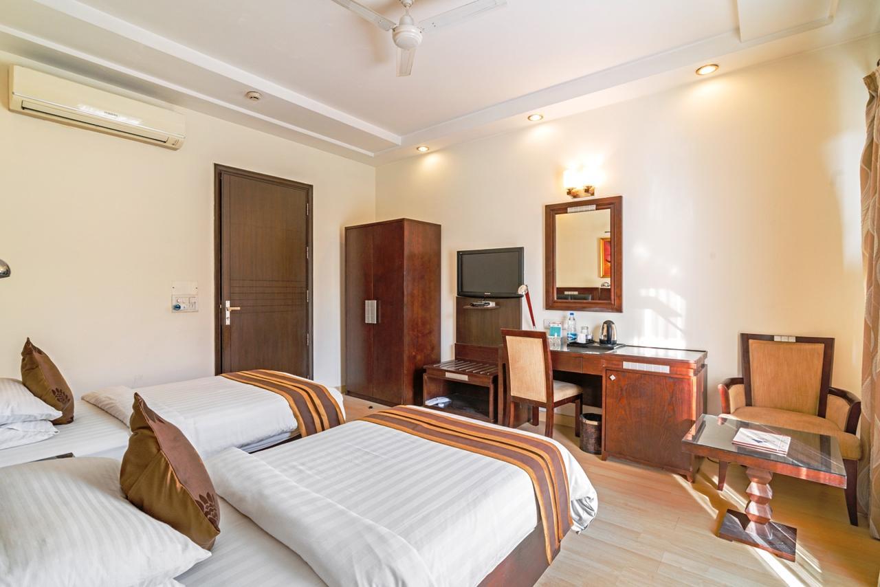 Royal Residence Mg Road Gurgaon Eksteriør billede