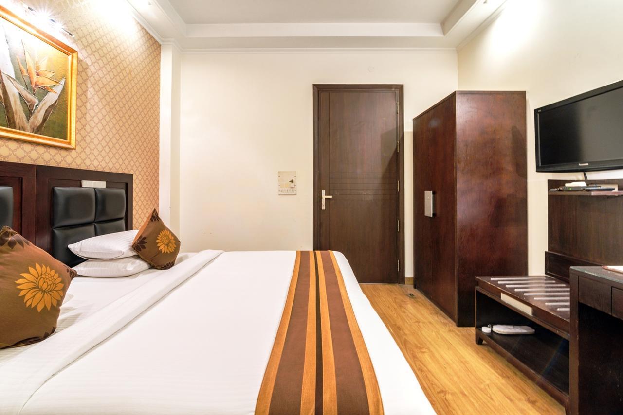 Royal Residence Mg Road Gurgaon Eksteriør billede