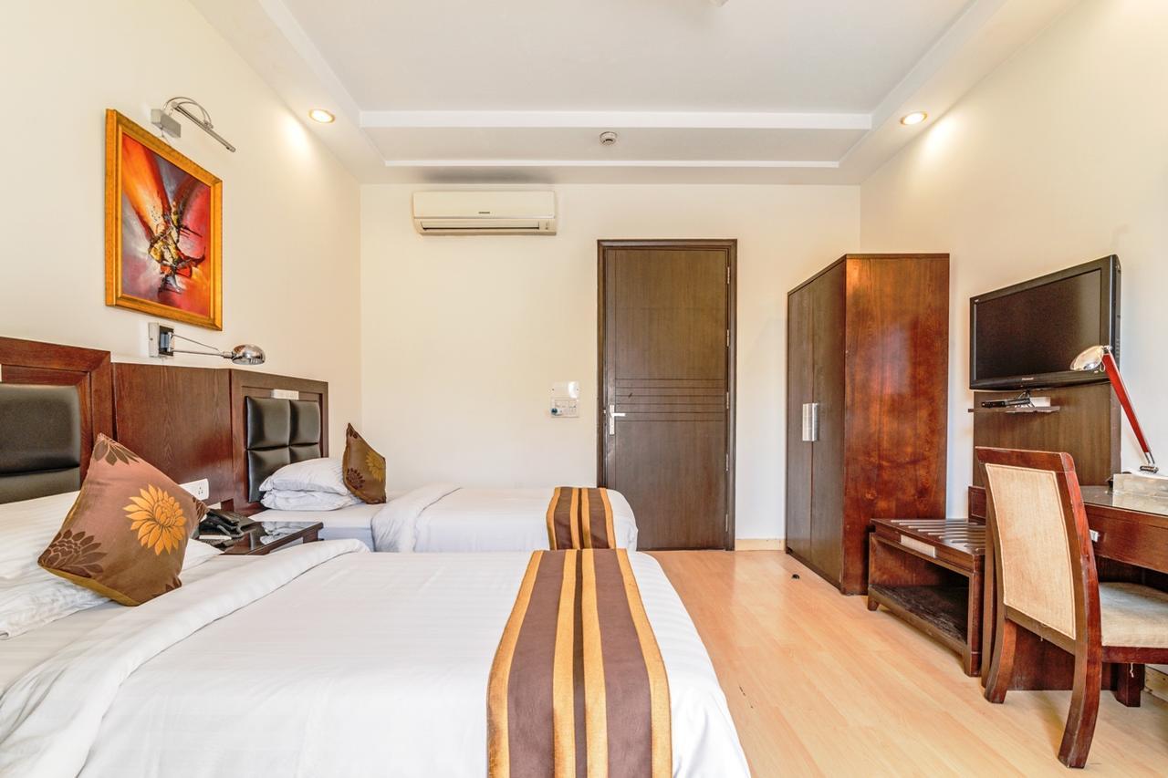 Royal Residence Mg Road Gurgaon Eksteriør billede