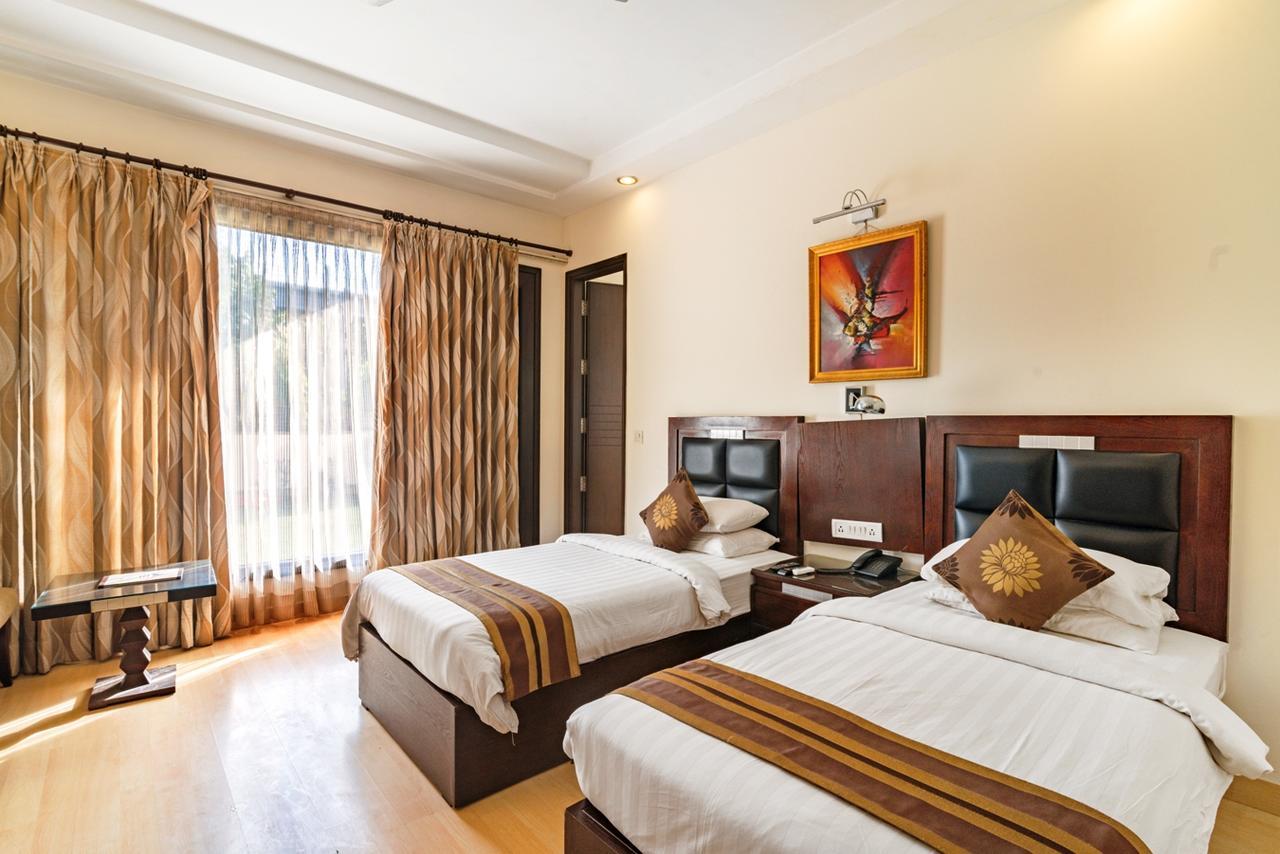 Royal Residence Mg Road Gurgaon Eksteriør billede
